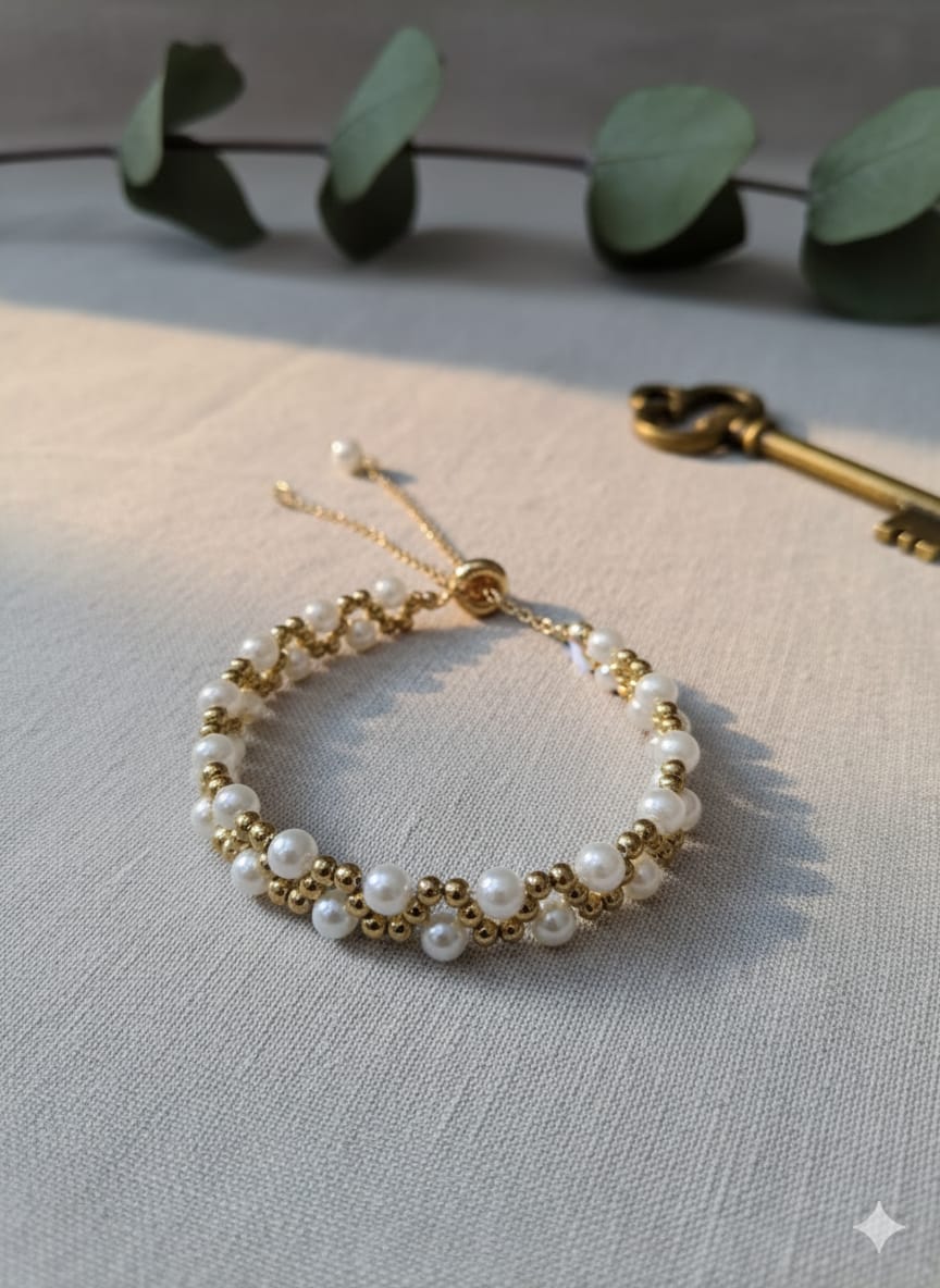 CrystalDots Pearl & Gold Woven Bracelet