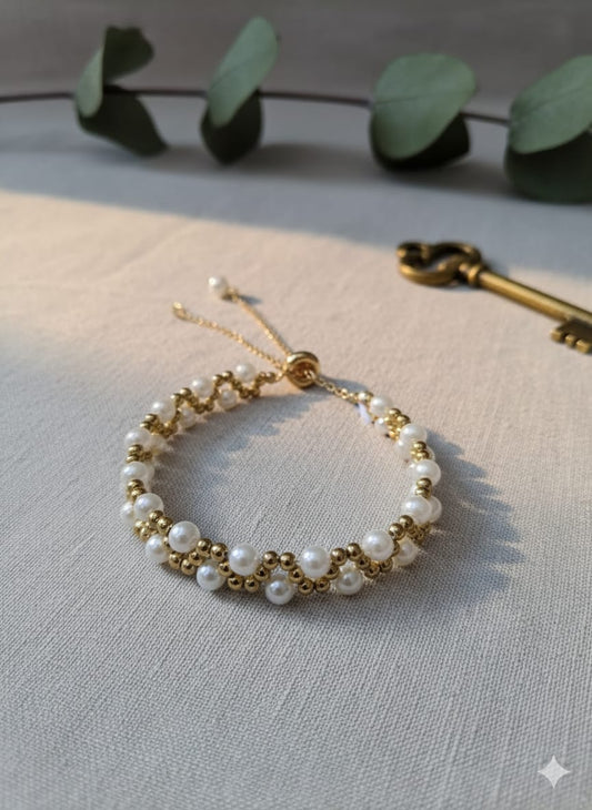 CrystalDots Pearl & Gold Woven Bracelet